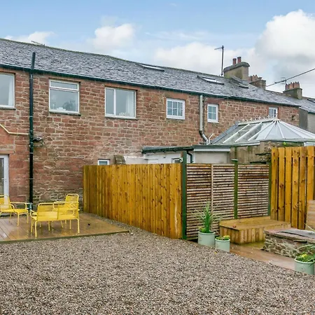 4 Bed In Gosforth 85807 Holiday home