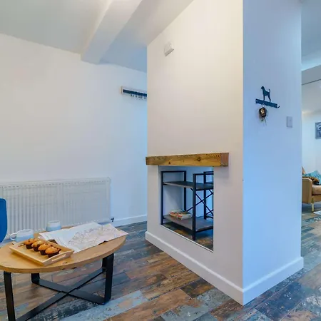 4 Bed In Gosforth 85807 *